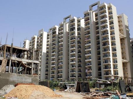 नोएडा में धोखाधड़ी करने वाले बिल्डर्स के खिलाफ बड़ी कार्रवाई