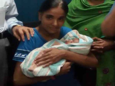 85 दिनों तक कोमा में रहने के बाद गर्भवती महिला ने दिया स्वस्थ बच्चे को जन्म