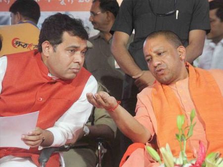 इटेलियन कल्चर में भरोसा करते हैं कांग्रेस नेता: श्रीकांत