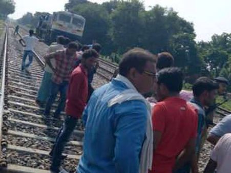फिर टला बड़ा रेल हादसा, बिना इंजन दौड़ती रही शिवगंगा एक्सप्रेस