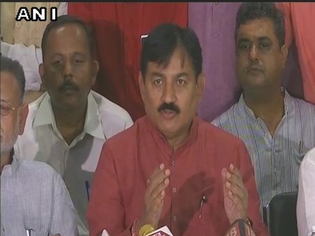 गुजरात चुनाव: कांग्रेस और हार्दिक के बीच उलझा आरक्षण का मुद्दा