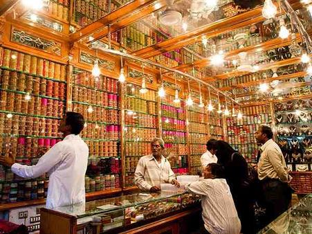 VIDEO: दिवाली पर बाजारों में GST का डर कर रहा है व्यापार मंदा