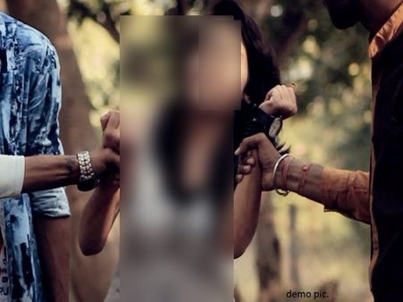 लड़की को खरीदकर इतना रौंदा कि बांह पर गुदा नाम भी तेजाब डालकर मिटा दिया