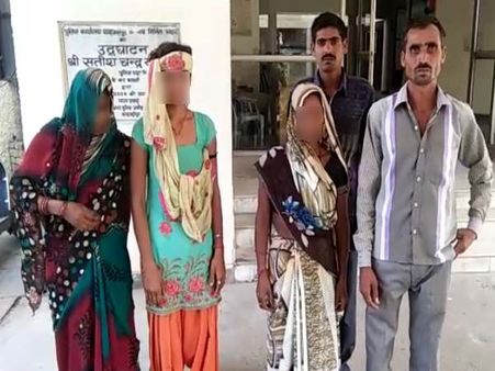 शराब पीकर दबंग ने छेड़नी चाही लड़की, थाने में बैठे रिश्तेदार के दम पर की हदें पार