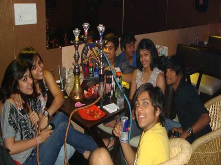 हाईकोर्ट ने कहा 'YES', जाओ इलाहाबाद में चला लो अब हुक्काबार