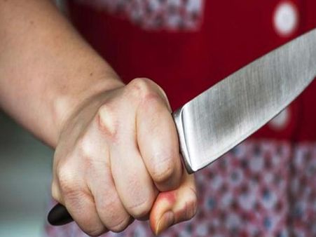 दिल्ली: घर के सामने कचरा फेंकने से रोका तो कर दी चाकू मारकर हत्या