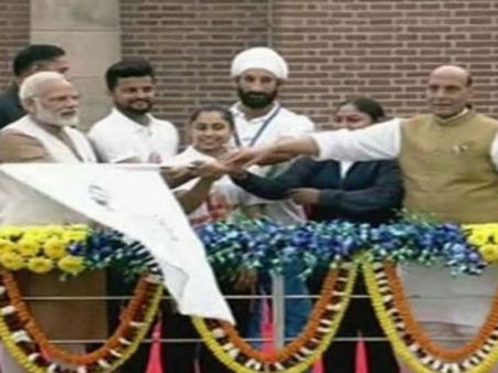 Run for Unity: पटेल की जयंती पर 'रन फॉर यूनिटी', मोदी बोले- उनका नाम मिटाने का प्रयास हुआ