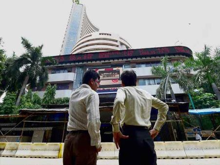 9 दिन की गिरावट के बाद सेंसेक्स में 100 अंकों की बढ़ोतरी