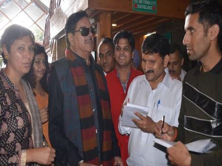 यशवंत की तारीफ के बहाने शत्रुघ्न ने साधा मोदी पर निशाना, कहा- राष्ट्र से बड़ी कोई पार्टी नहीं