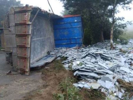 महाराष्ट्र के सांगली में ट्रक पलटने से 11 की मौत, कई घायल