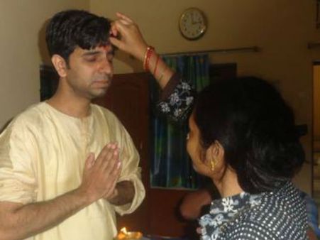 Happy Bhai Dooj: ये हैं दिल छू लेने वाले भाई-दूज के SMS