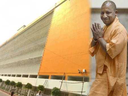 योगी सरकार का नया अंदाज- सोफा, कुर्सी और चादर के बाद अब सचिवालय पर भी चढ़ा भगवा रंग