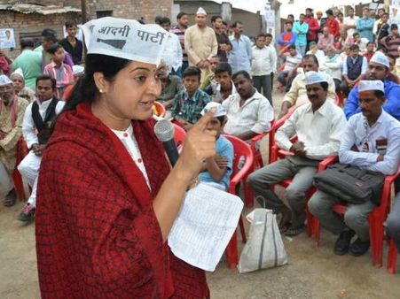 'आप' की अलका ने योगी पर की विवादित टिप्पणी, सपा-कांग्रेस पर सॉफ्ट