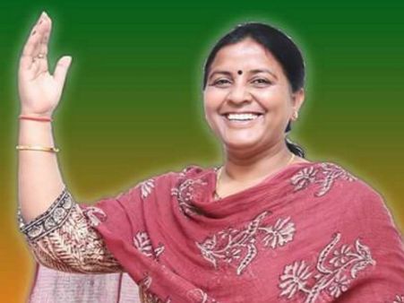 धूमल ही नहीं ये महिला भी हैं हिमाचल में BJP की CM पद की दावेदार