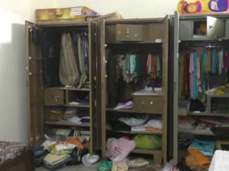 VIDEO: चोरों ने रिटायर्ड बैंक मैनेजर के घर का तोड़ा ताला और उड़ा दिए सबके होश