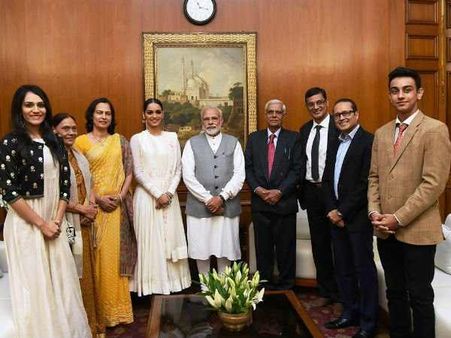 पीएम मोदी से मिलीं मिस वर्ल्ड मानुषी छिल्लर, कही अपने मन की बात