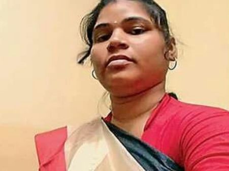 जज बनकर बेटी ने किया कर्मचारी पिता का सपना साकार, अब रुतबे से ले जाएगी कोर्ट