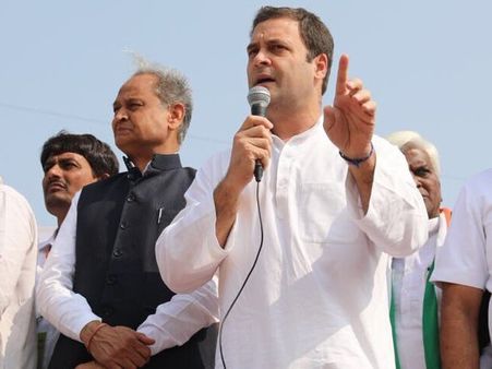 Gujarat election 2017: नरेंद्र मोदी के हथियार को गुजरात चुनाव में चला रहे हैं राहुल गांधी
