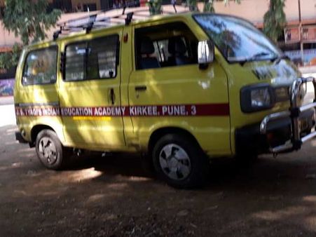 रिक्शा चालक दोस्त की मारुति को करने चला ड्राइव, 6 बच्चों को किया घायल