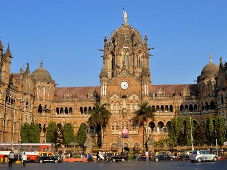 रेलवे स्टेशन के शौचालय की सफाई की बोली लगी 85 लाख!