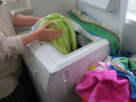 15 साल से फरार था पुलिस का 'वॉन्टेड अपराधी', आखिर में वॉशिंग मशीन में छिपा मिला