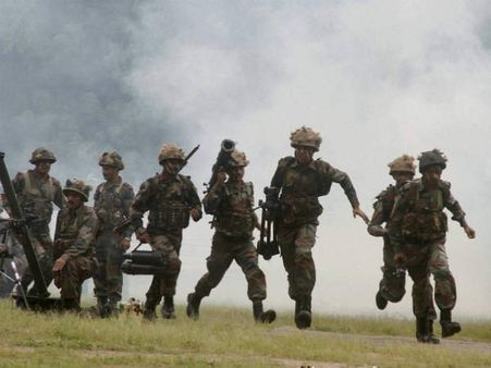 Doklam Issue : 'डोकलाम' में फिर से ड्रैगन एक्टिव, 1800 चीनी सैनिकों ने डाला डेरा, निर्माण कार्य भी जारी