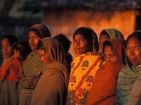 World AIDS Day 2017: भारत में खतरनाक है HIV+ महिलाओं की स्थिति, समाज में भी नहीं मिलती जगह