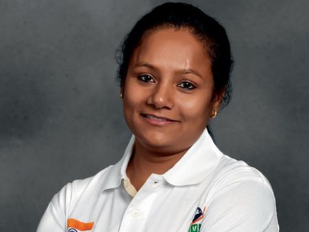 एवरेस्ट फतह करने वाली दिव्यांग महिला अरुणिमा को महाकाल मंदिर में रोका, कपड़ों पर जताई आपत्ति