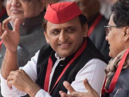 पीएम मोदी के मेट्रो उद्घाटन पर अखिलेश बोले- काम किसी और का, फीता काटे कोई और