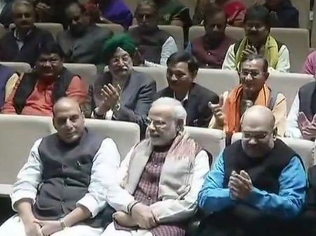 भाजपा संसदीय दल में भावुक हुए पीएम मोदी, बोले- 19 राज्‍यों में हमारी सरकार, इंदिरा के पास थे सिर्फ 18