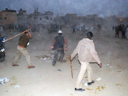 Sheopur news: प्रदर्शनकारियों पर पुलिस ने किया लाठीचार्ज, कांग्रेस विधायक समेत दो दर्जन घायल