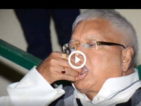 पटना से भेजी गई खैनी खाकर रसोइए से लालू बोले- ऐमे बा दम, हट अब हम बनाइब खाना