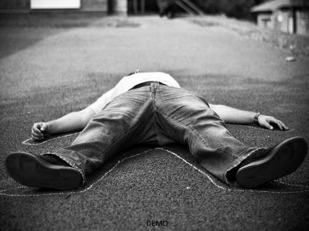 मां के प्रेमी को बेटों ने किया बेरहमी से कत्ल, बीच सड़क किए सात वार