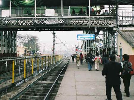 वाराणसी: कई ट्रेने लेट तो कई आज रद्द, देख लीजिए ताकि ना हो परेशानी