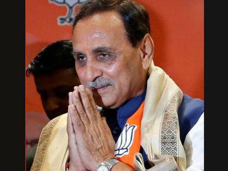 स्वच्छ छवि और मीठी मुस्कान के मालिक रूपाणी फिर बने गुजरात के CM, जानिए उनका अब तक का सफर