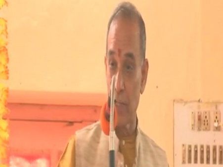 मोदी के मंत्री सत्यपाल सिंह बोले- कोई लड़की जींस पहन कर शादी की बेदी पर आए तो कितने लड़के उससे शादी करना चाहेंगे?