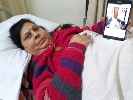 मिसाल: लकवाग्रस्त प्रिंसिपल उमा शर्मा की कहानी जो 10 साल से बेड पर लेटे-लेटे चला रही हैं स्कूल