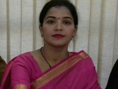 सपा महिला प्रत्याशी के आरोप, 'जीत के बावजूद मुझे हारा घोषित किया'