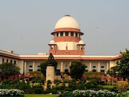 सैनिटरी नैपकिन पर जीएसटी को लेकर सुप्रीम कोर्ट ने लगाई सुनवाई पर रोक