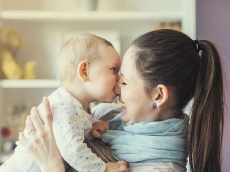 Aaj Ka Mantra: अगर संतान सुख से वंचित हैं तो कीजिए इस मंत्र का जाप