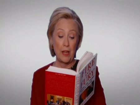 ग्रैमी अवॉर्ड्स में हिलेरी क्लिंटन की अचानक हुई एंट्री, ट्रंप पर कसे जमकर तंज