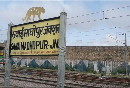 राजस्थान: चलती ट्रेन से कूदा डच नागरिक, सिर में चोट लगने से हुई मौत