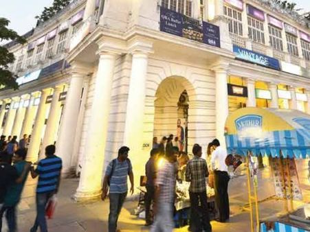 New Year 2019: कनॉट-प्लेस, इंडिया गेट में है जश्न की प्लानिंग तो इन बंदिशों का रखें ध्यान, कई रास्ते रहेंगे बंद