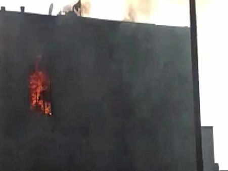 बवाना में आग: दिल दहलाने वाला था दृश्य, जो जहां छिपा वहीं झुलस गया, एक दूसरे से चिपके मिले शव