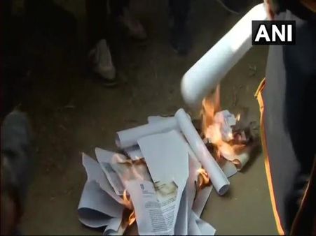 75 फीसदी अटेंडेंस के खिलाफ JNU में छात्रों ने किया हड़ताल का ऐलान, जलाई सर्कुलर की प्रतियां