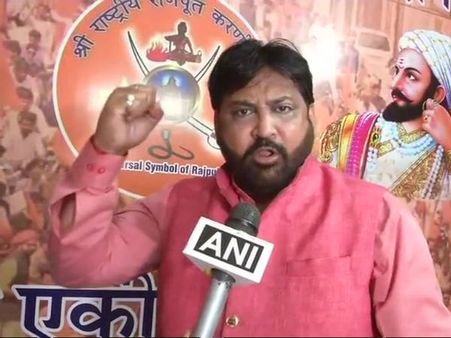 Padmaavat Row: करणी सेना की प्रसून जोशी को धमकी, राजस्थान में नहीं घुसने देंगे