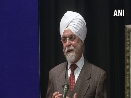 हिंदुत्व की राजनीति देश के लिए ठीक नहीं है: पूर्व चीफ जस्टिस