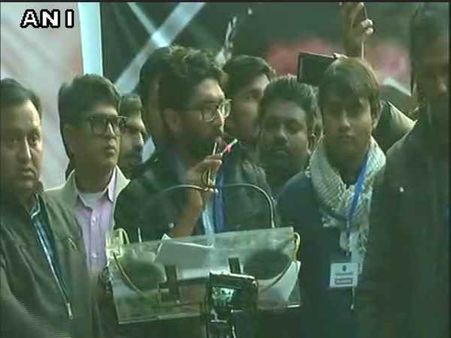 BJP अपना बोरिया-बिस्तर बांध ले, युवा हुंकार रैली में जिग्नेश मेवाणी के संबोधन की 8 बड़ी बातें