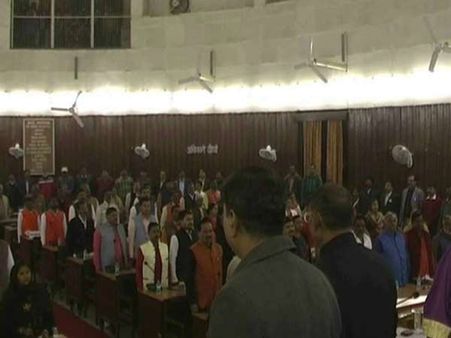 कानपुर नगर निगम में भाजपा पहली बैठक में ही राष्ट्रीय गीत को भूली!
