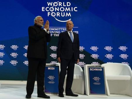 दावोस में सीईओ से बोले मोदी, देखते हैं बजट के बाद भी आप मेरे साथ मुस्कुराएंगे या नहीं